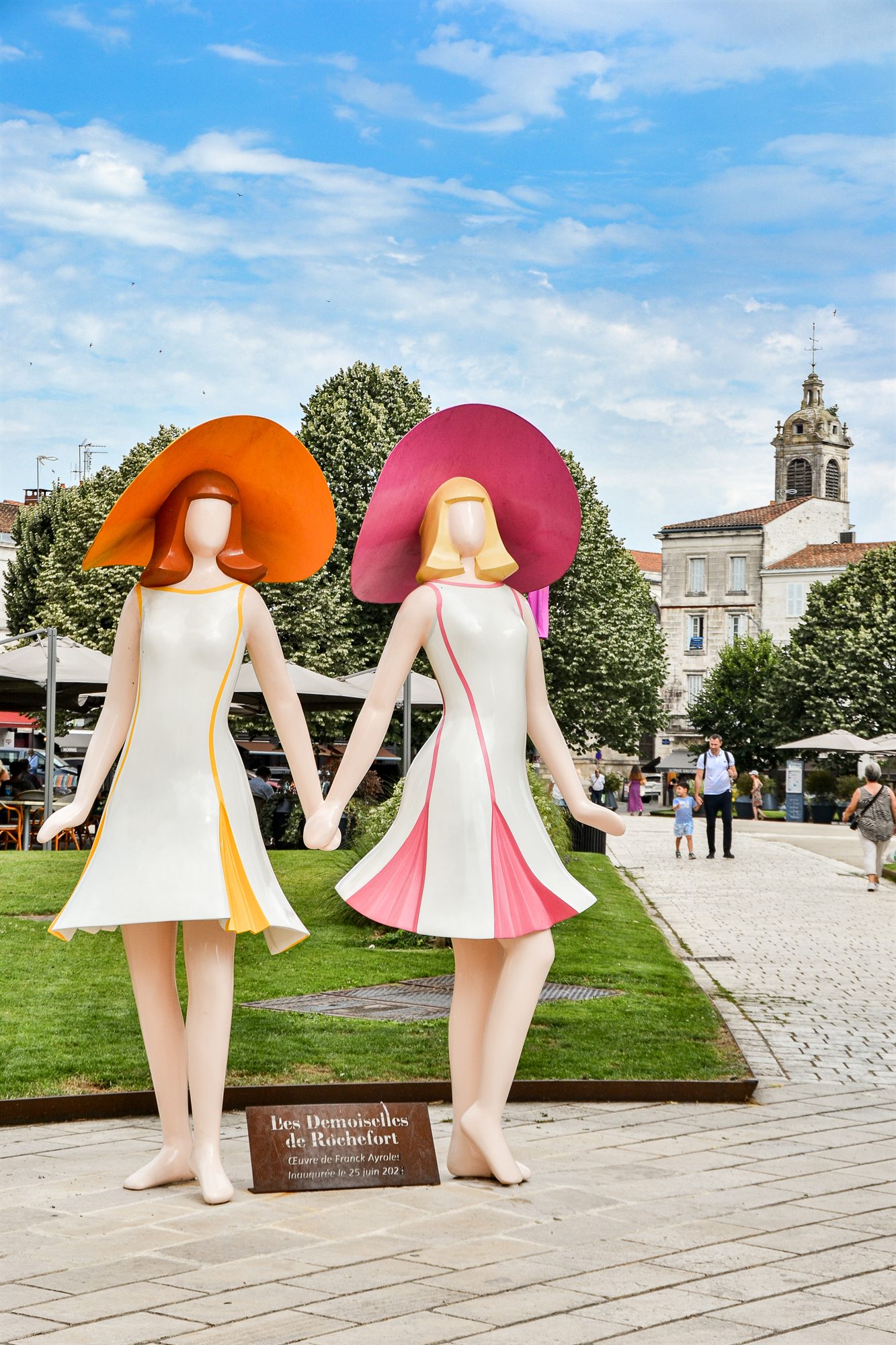 Les Demoiselles de Rochefort, sculpture au cœur de la ville