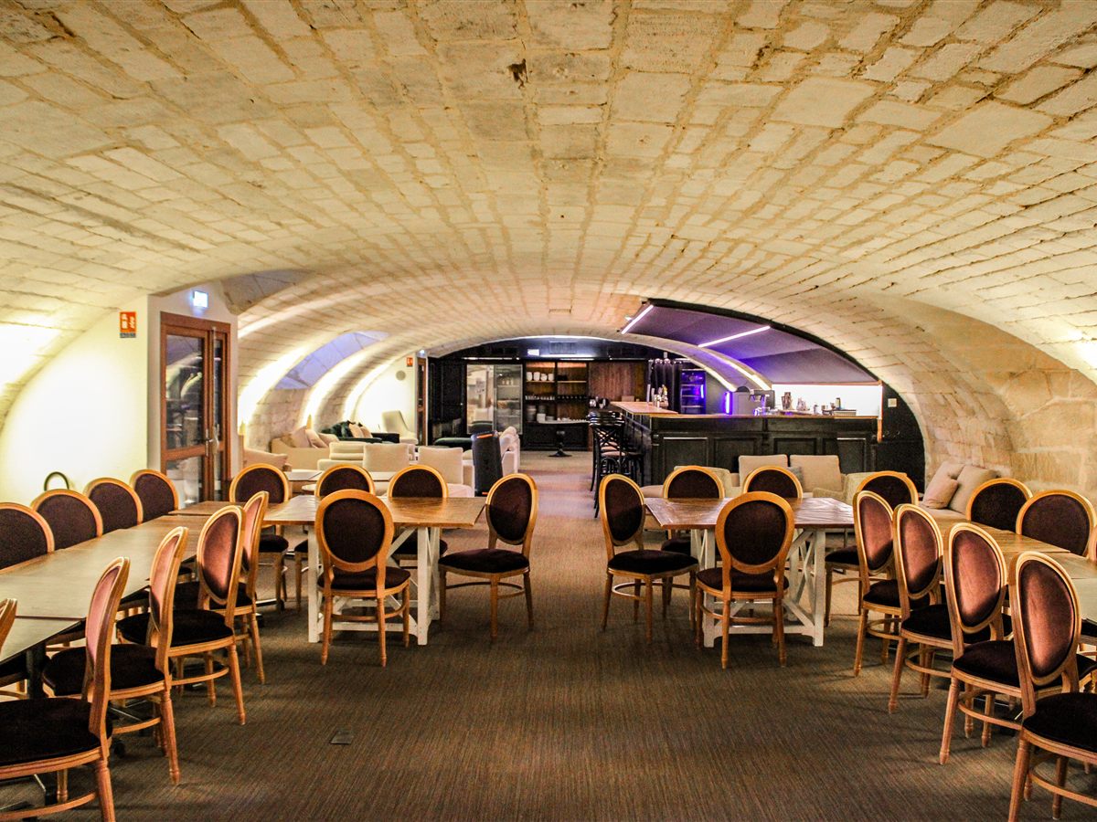 Tablée et espace lounge du Salon