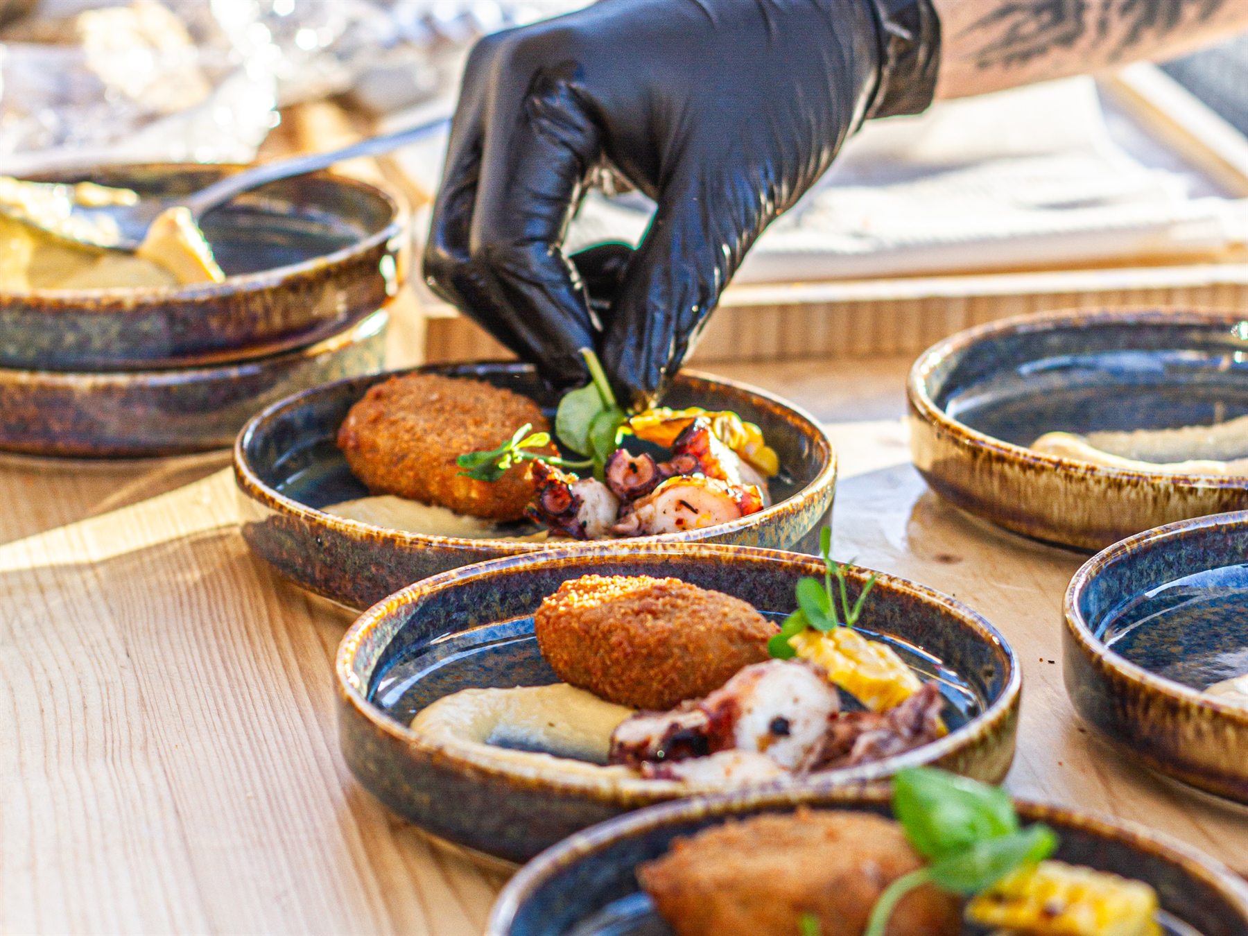 Dressage d'assiettes par le chef