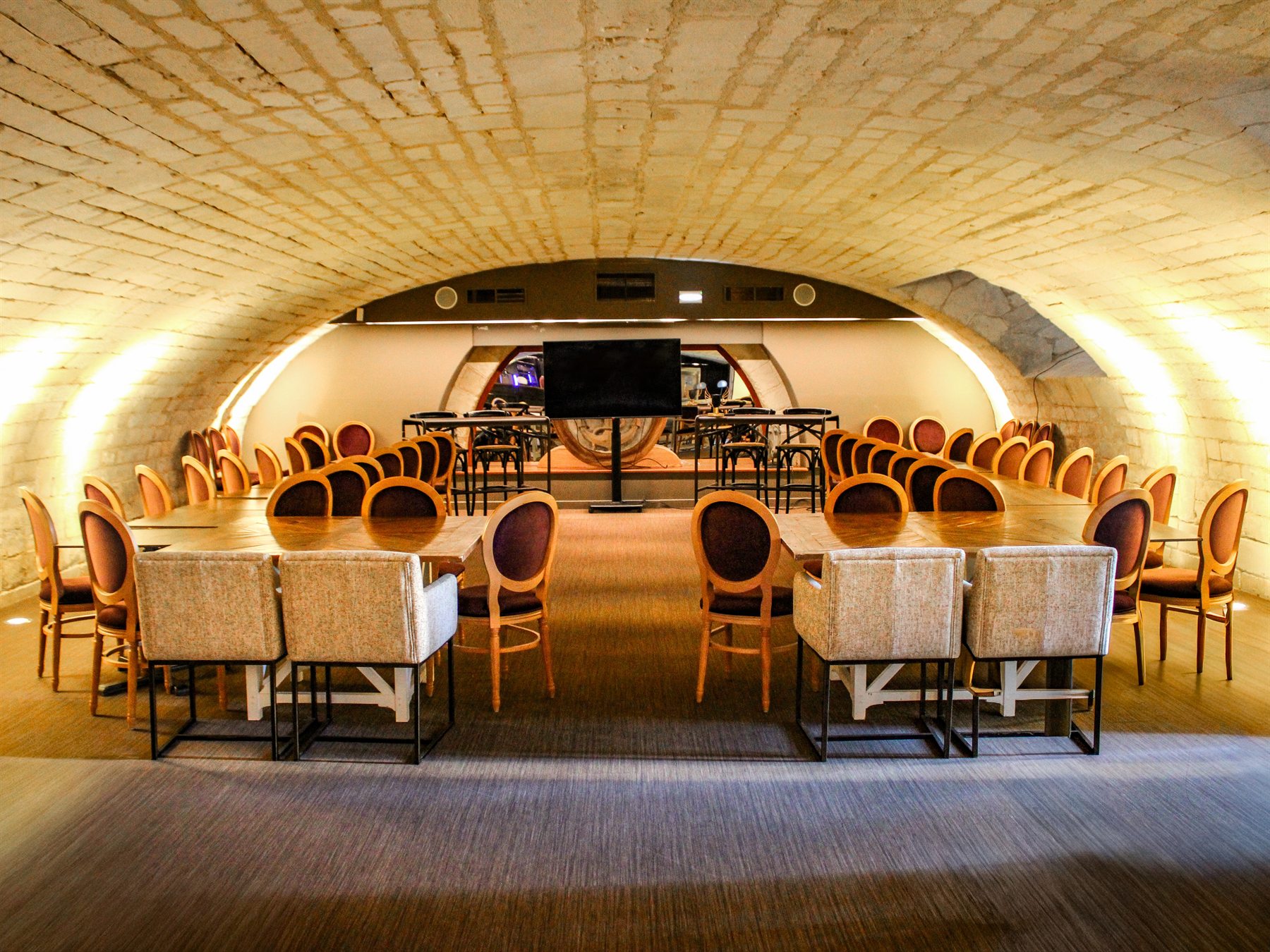 Séminaire dans les caves voûtées
