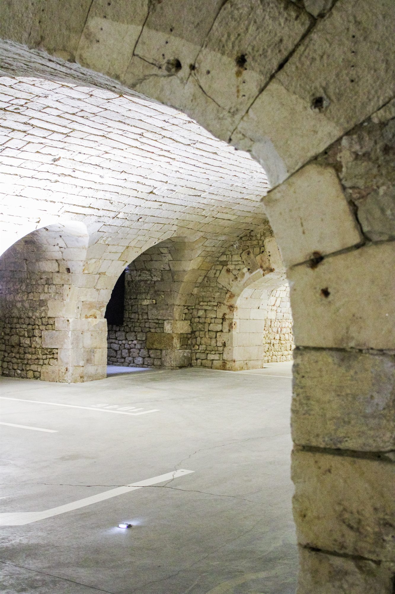 Accès sécurisé au parking souterrain