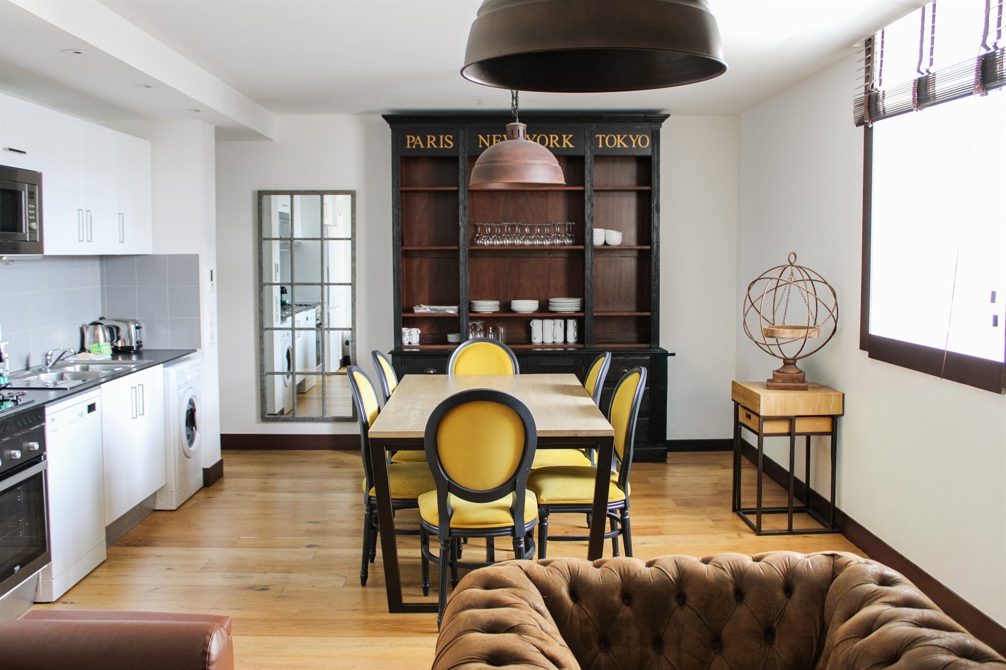 Appartement T3 — vue d'ensemble : cuisine, coin repas et séjour