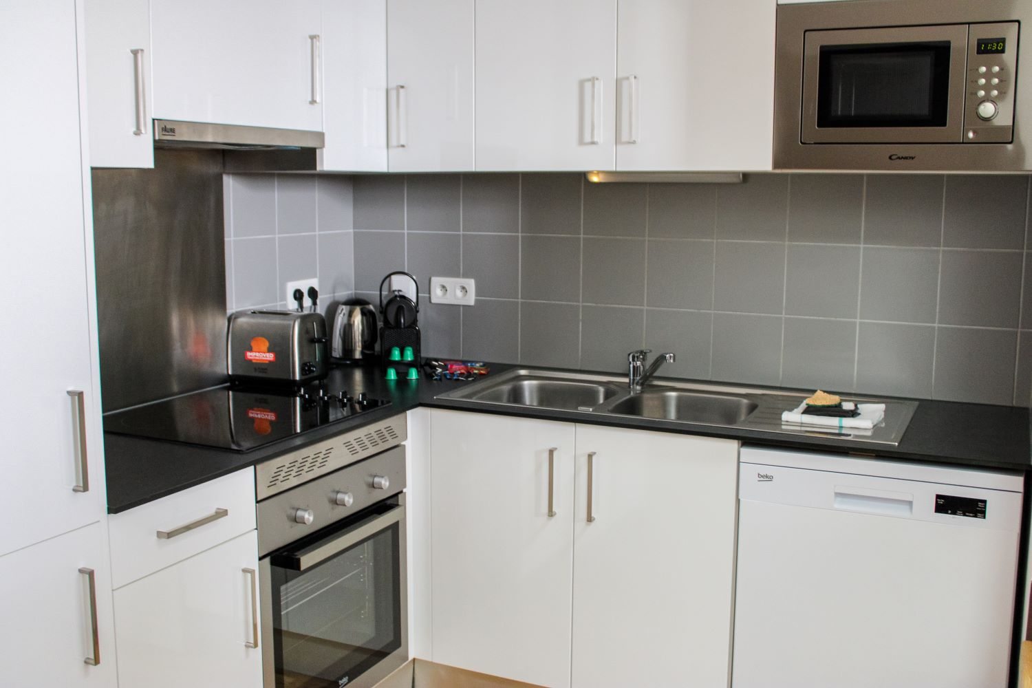 Appartement T4 — la cuisine entièrement équipée